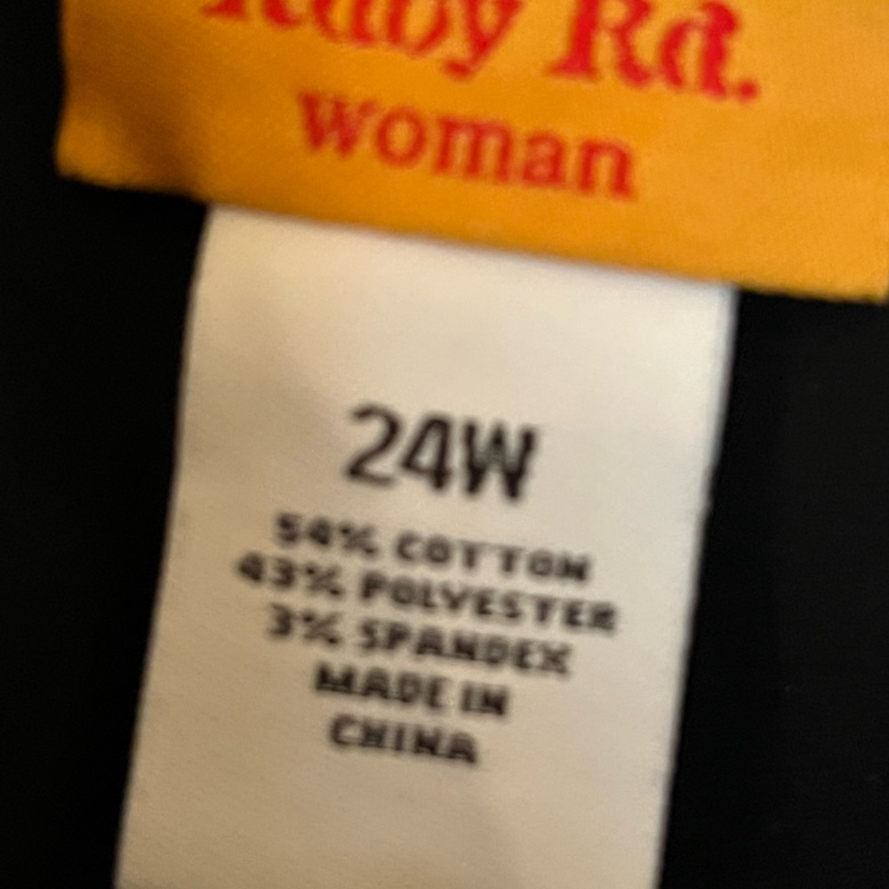 Ruby Rd Navy Embroidered Hem Capri - Picture 6 of 7